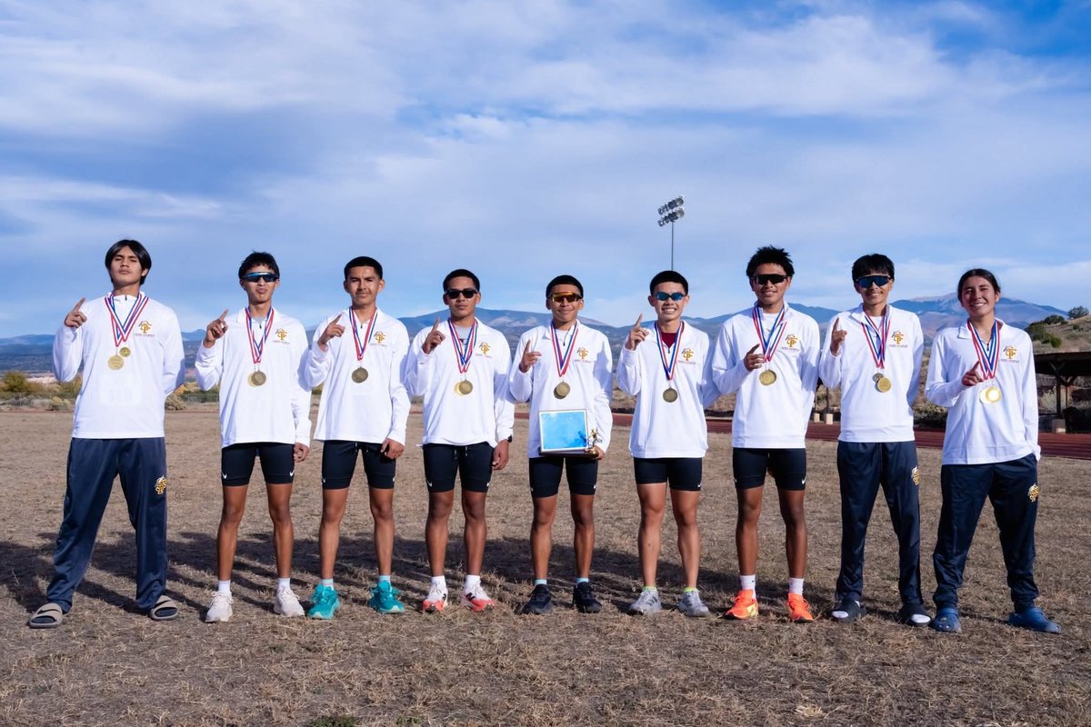 ndnsports's tweet photo. Congratulations to the Santa Fe Indian School (NM) Braves cross country team who are now the 2025 Boys District 2-3A Champions.

Brave Senior, Brian Madalena was the Boys Individual Champion.
#NativePreps #TribalSchool #SFIS #NM https://t.co/cQrWZOIN3F