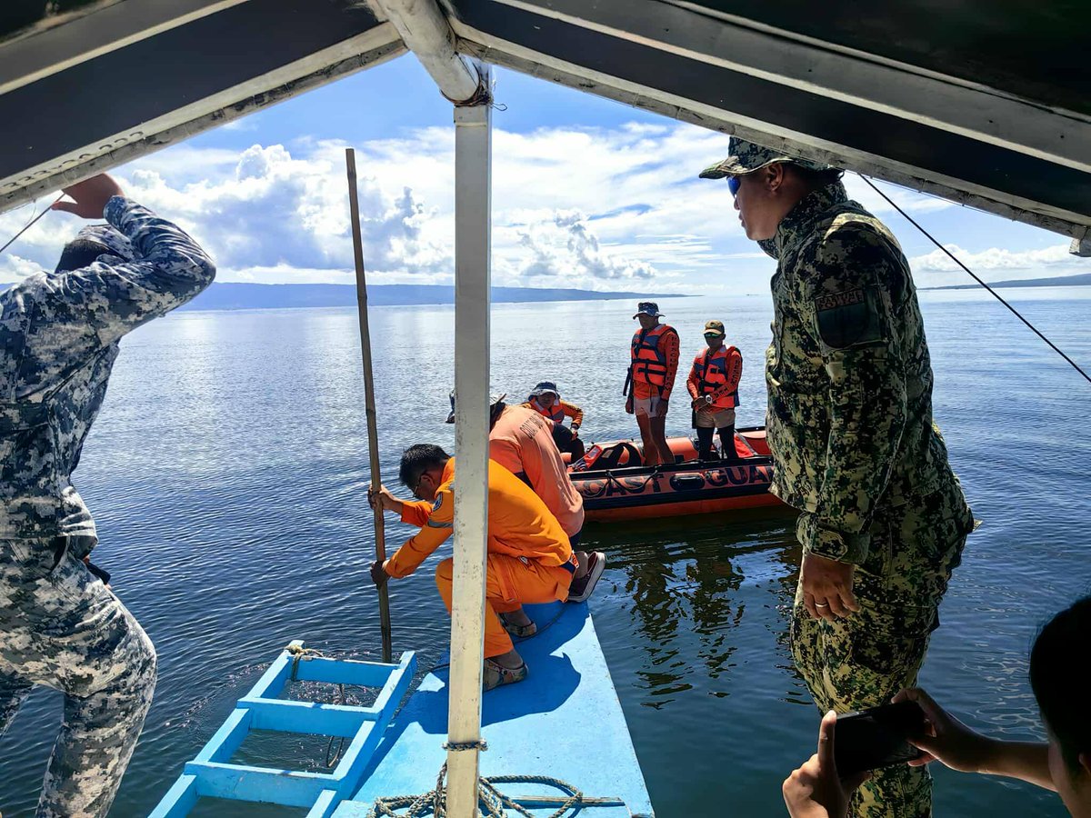 702ndMARPSTA's tweet photo. Negros Oriental MARPSTA conducted seawater monitoring in Brgy. Okiot, Bais City, on Nov 1, 2025, following the URC Bais Distillery spill incident. No water discoloration or contamination observed. Continuous coordination with EMB-NIR &amp; URC underway to ensure recovery. https://t.co/nTXSeskb7y