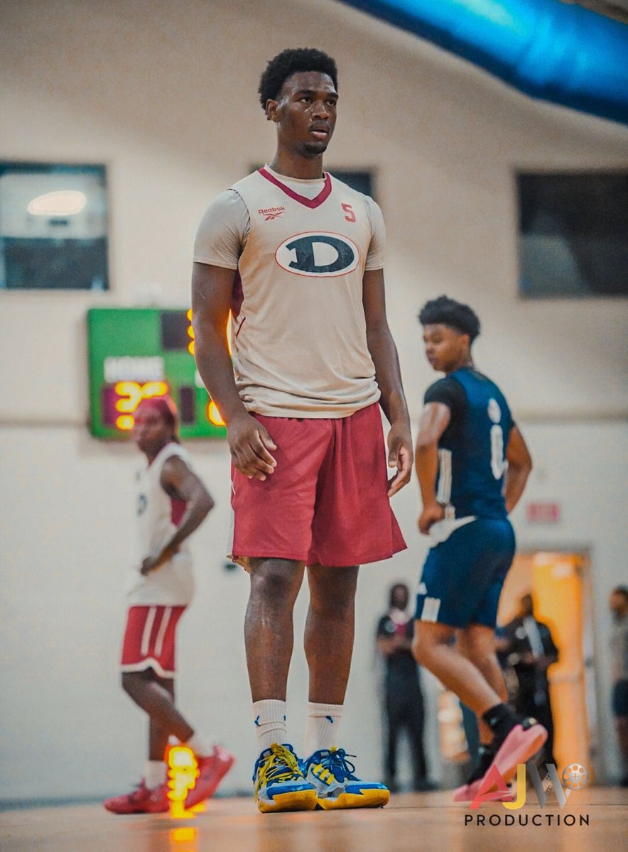 EyaHoops's tweet photo. After a great showing at the @MetroShootout. @MorehouseMBB offers 2026 Maddox Melancon of @DHSDawgsBBball
@rudy_mays3
@Maddox_Melanc0n
#EYAHoopsReport https://t.co/v41i64suLG