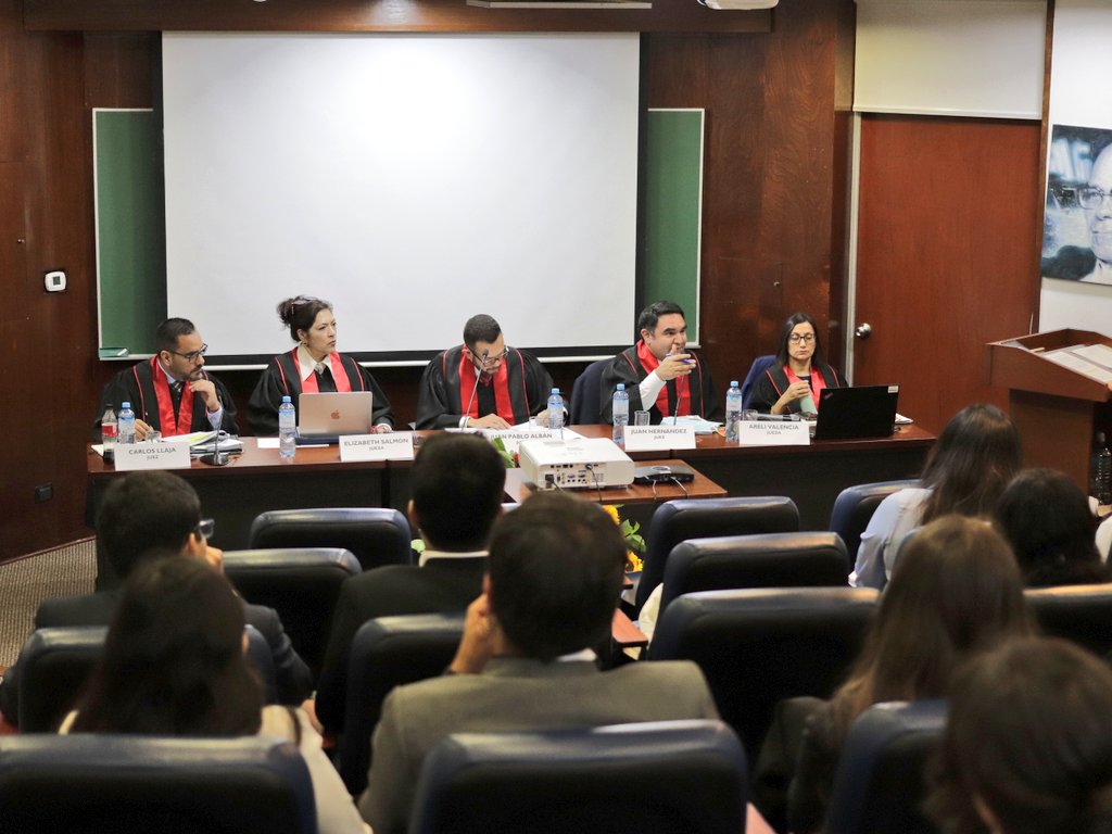 CICR_LIMA's tweet photo. Felicitamos a las ganadoras del XIX Concurso Regional de Derechos Humanos Yachay, Karen Gómez y Valentina Bello de la @ucatolicaco. https://t.co/dnvAK3d6Jo