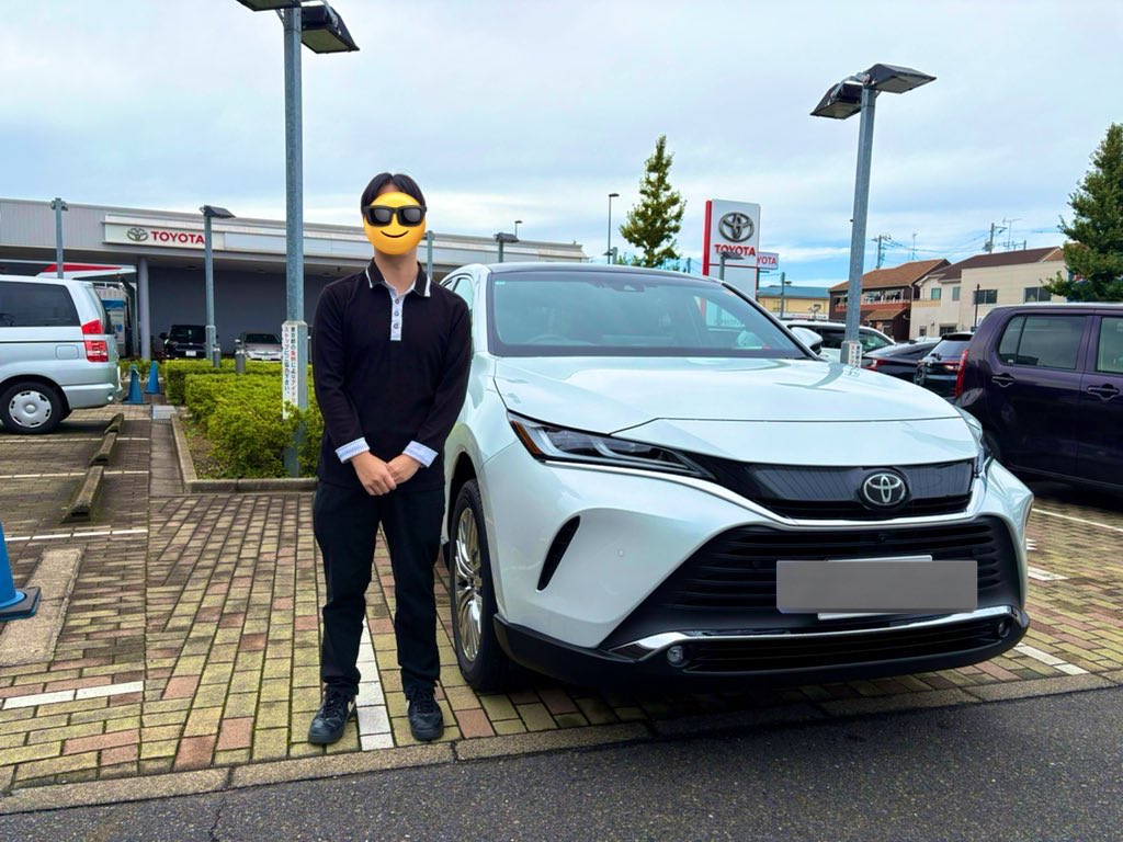 ナンバー隠すの忘れてたので再投稿w
新車のハリアーZレザーパッケージ納車されました！