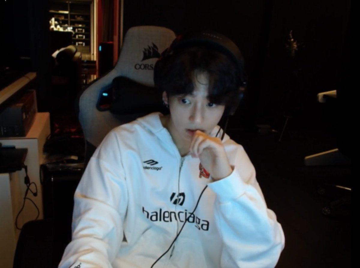 ㅁㅊ 전정국 왤케 잘생겼냐