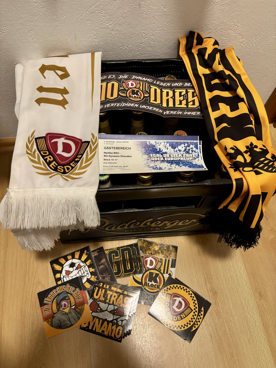 i_NyZe's tweet image. Berlin, Berlin wir fahren nach Berlin 🖤💛 #sgd1953 #dynamodresden #dynamoland