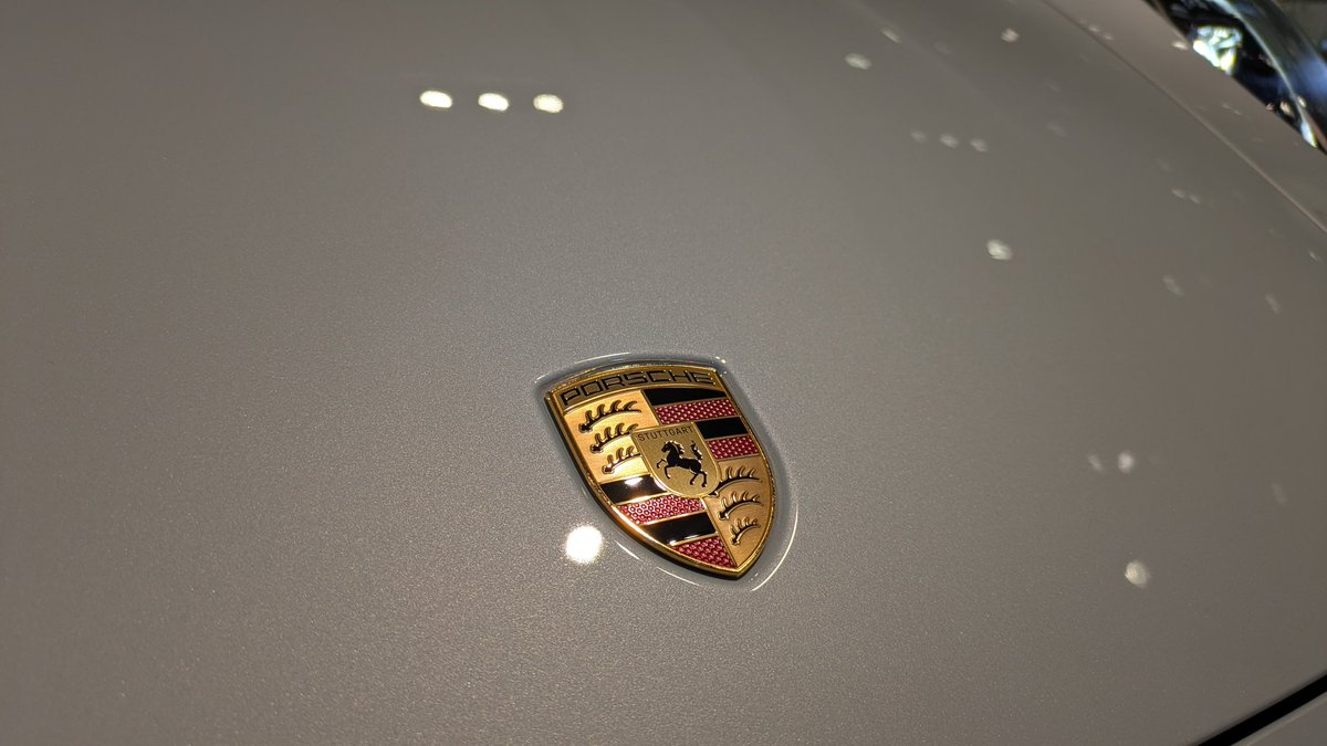 生涯一度も来ることがないであろうディーラーの納車式
いや、来れるように頑張ります。