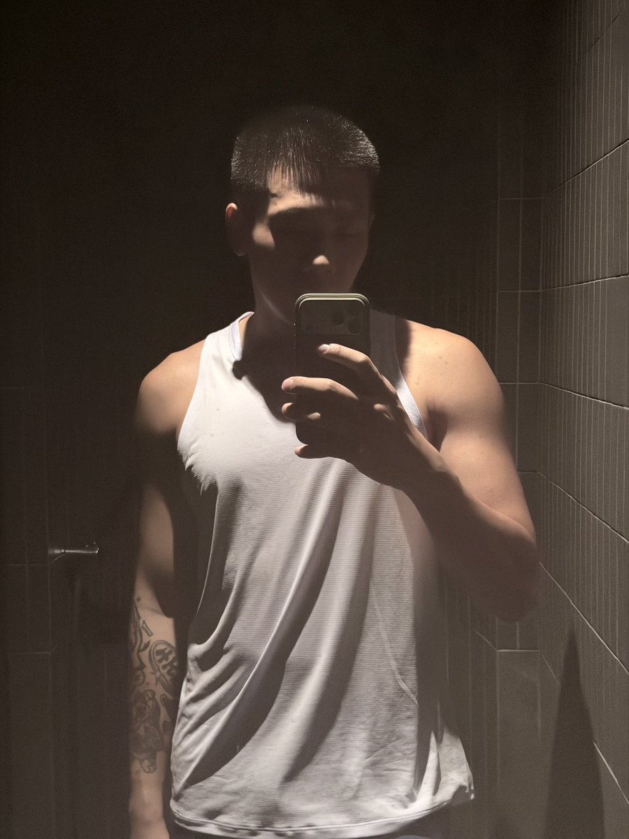 fudgehands's tweet image. Need to get back in shape 😭