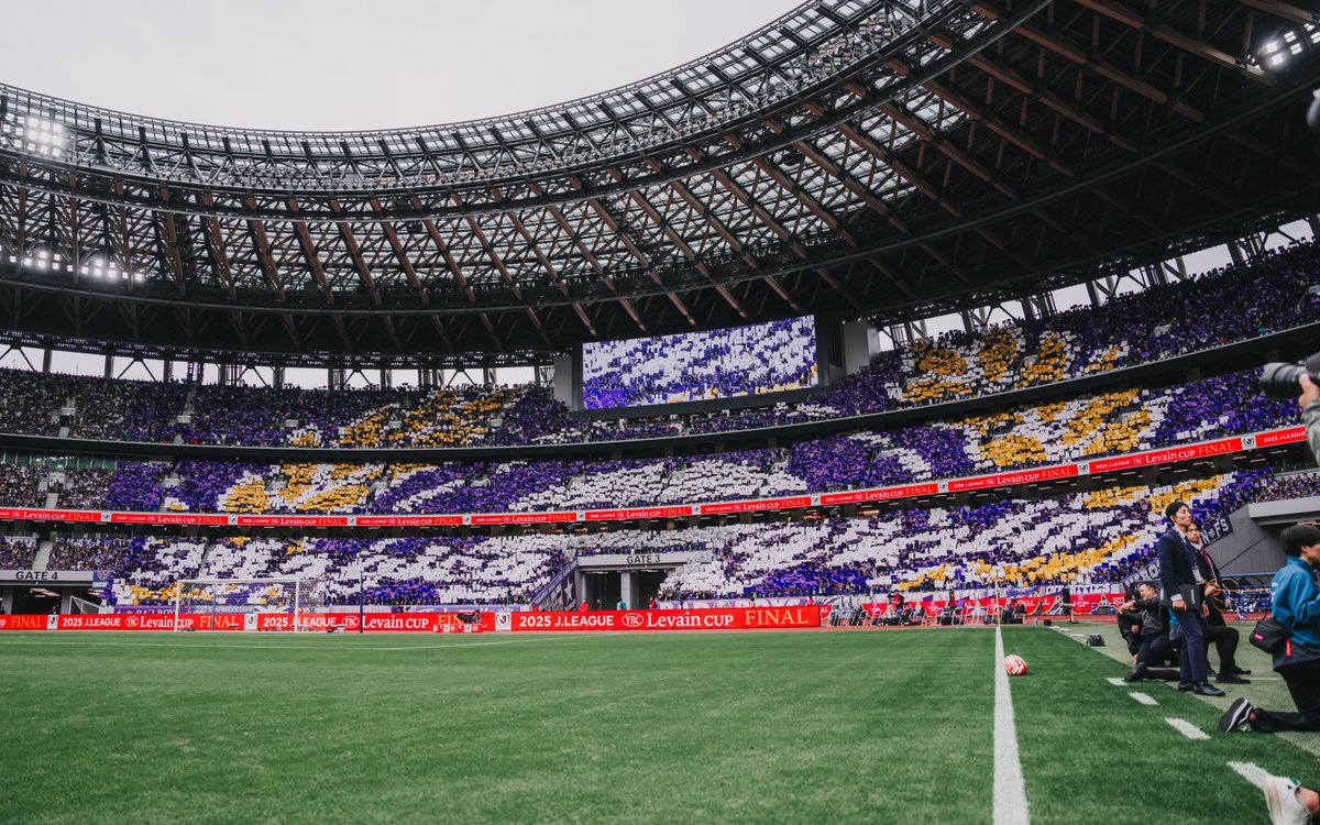 sanfrecce_SFC's tweet photo. 今日も最高のサポートをありがとうございます💜
共にタイトルを掴み獲りましょう!!!

#sanfrecce #超ぶちあつ #ルヴァンカップ #獲るじゃろ頂点 https://t.co/7rizQ6had2