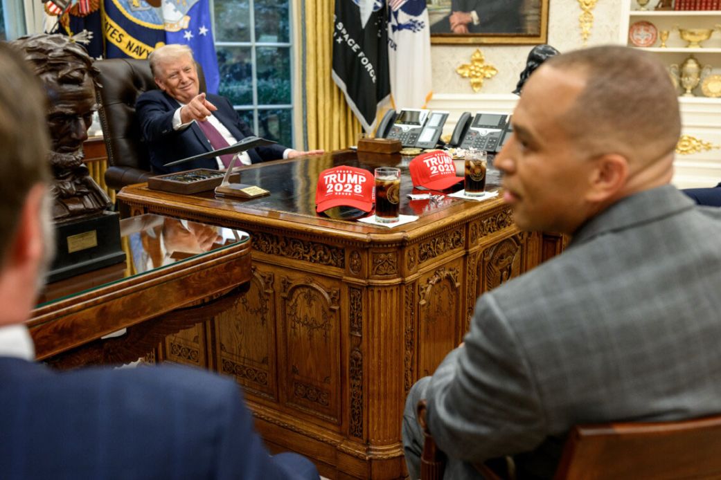 A king without a crown. Trump’s intentions are clear. He wants an imperial presidency: unlimited power, term &amp; immunity. These are the royal prerogatives of dictators &amp; absolute rulers. "The only thing necessary for the triumph of evil is that good men do nothing." (J.S. Mill)⚡️