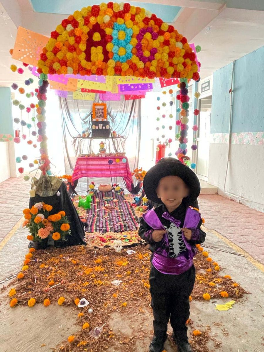 IMSSGro's tweet image. 💀🌼 Con creatividad y orgullo, las guarderías del #IMSSGuerrero participaron en las actividades conmemorativas por el Día de Muertos. 🕯️✨

Preservamos y fomentamos nuestras tradiciones mexicanas desde la infancia. 🇲🇽👧👦

#OrgulloIMSS