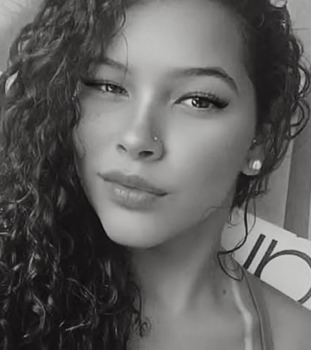 hasbarabrasil's tweet image. Deixa eu contar uma história pra vocês.

Essa é a Sther Barroso. 22 anos, do Rio de Janeiro. 
Ela foi num baile na favela, ver um artista que ela adorava.

Aí o “coitadinho” do traficante, esse mesmo que alguns insistem em vender como vítima da sociedade, olhou pra ela.
Ele quis.…