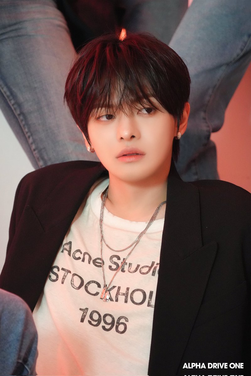 ald1plus's tweet image. [MEMBERSHIP] 251030

ALPHA DRIVE ONE (알파드라이브원) Official Profile Behind Photo — LEO (1/2) 🌟

#ALPHADRIVEONE #ALD1 #알파드라이브원