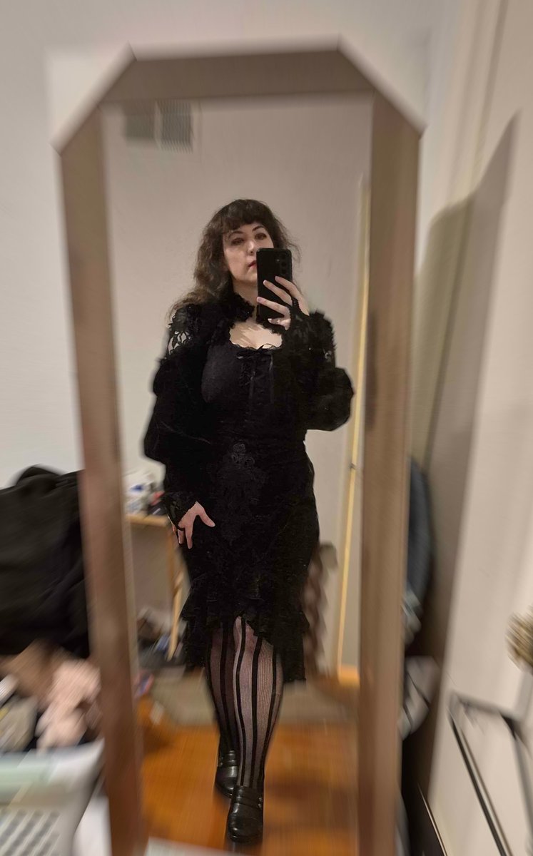 BaeWithTheTism's tweet photo. 🎃👻🐈‍⬛️
✨️My fit from a Halloween party last week.✨️
#halloween https://t.co/Vm0TUpTjm9