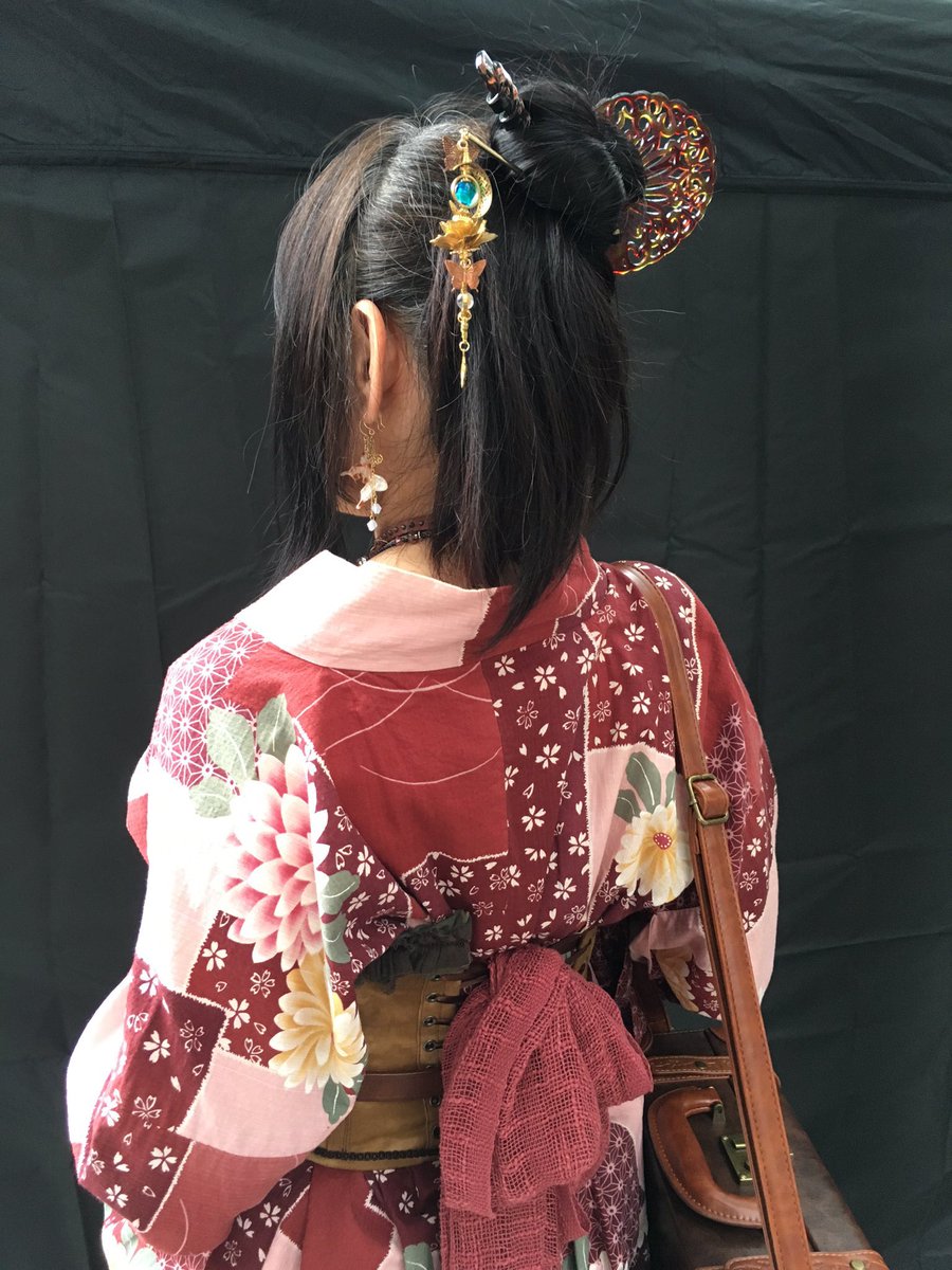 #すち研おふ和装
浴衣にコルセットや革小物などを合わせた初期のコーデ。お気に入りの簪をたくさん挿してみました。和スチームもっとやってみたい。 

相方バージョン元ツイ引用リポストしてなかった…すみません⤵︎