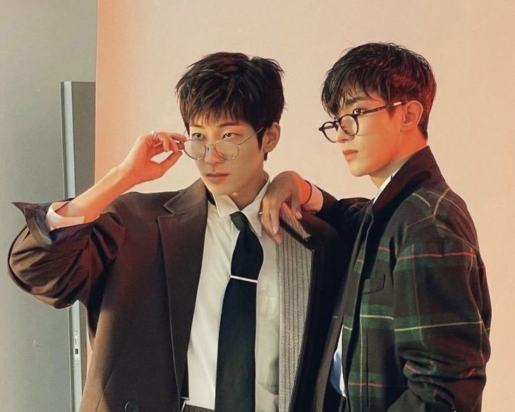 vinquewrites's tweet photo. nerds 🔞
— ww-dk x oc filo au

luring two virgin nerds.

“sandali, ugh sikip” dk moaned, gripping your waist.

“hindi ata kami kasya sa loob mo, kaya mo ba?” ww asked, worried.

“masyado lang talaga kayong malaki…ughhh!”

🔗: https://t.co/NMtB09sQBC https://t.co/Q2rTjZL0lb