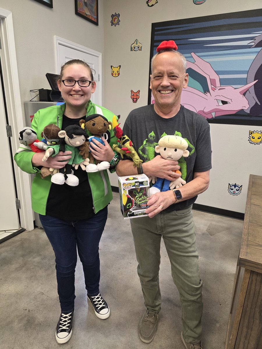 Did you know that I recently received my custom made Swampfire plush &amp; got to meet the voice of him? 🤩

<a href="/cartoonnetwork/">Cartoon Network</a> 
<a href="/YuriLowenthal/">Yuri Lowenthal 🇵🇸 🇺🇦 #ceasefirenow</a> 
<a href="/rouleau1/">Duncan Rouleau</a> 
<a href="/ManOfActionEnt/">Man Of Action</a> 

#Ben10 
#Ben10AlienForce 
#bentennyson 
#bentennysoncosplay