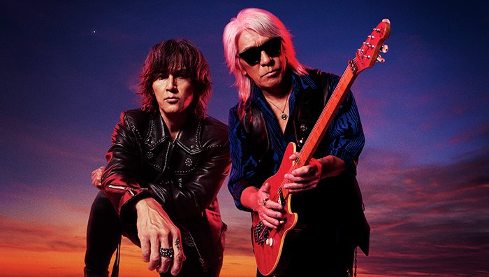 ／
B'z
CMでも話題「FMP」
店内演奏で先行オンエアー‼
＼

アルバム『FYOP』11/12発売💿
タイアップソング6曲に新曲4曲を
加えた全10曲を収録🎧

数量限定盤にはオリジナルデザイン
「メタルスマートフォンスピーカー」✨

💝HMV限定特典 B3クリアポスター

🔗詳細
hmv.co.jp/news/article/2…
#Bz