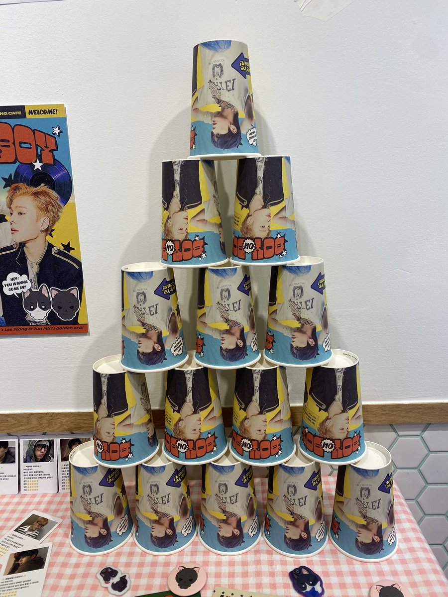 juunmynin's tweet image. 직원분들 너무 친절하셨고 내부도 잘 꾸며져있었습니다!! 럭드 4,5등 나왔구 특전도 너무 맘에 드러여

 #핫도그와_쿨냥이로부터_온_편지