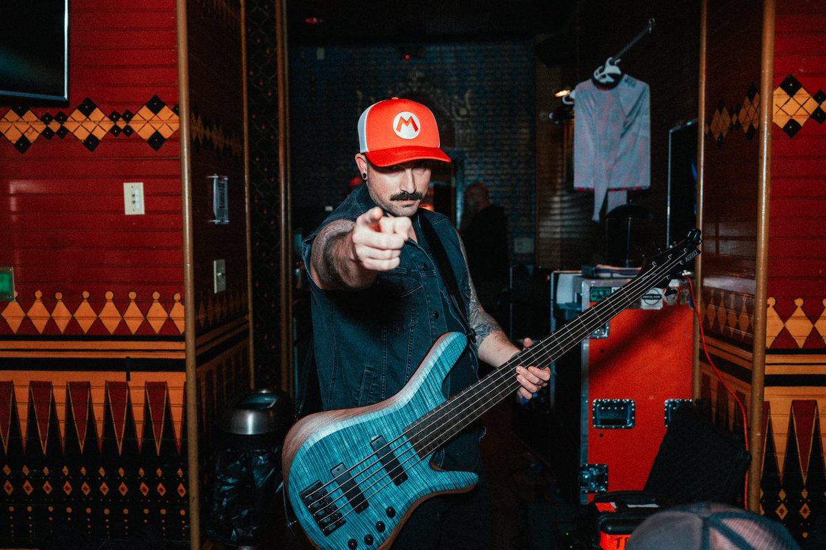 TriviumOfficial's tweet image. RATE PAOLO’S COSTUME!!! 👻 

Couldn’t ask for a better way to start off the tour 🔥

Myrtle Beach - that was INSANE. Thank you!!

📸: Black Card Films

#happyhalloween #trivium #costumecontest