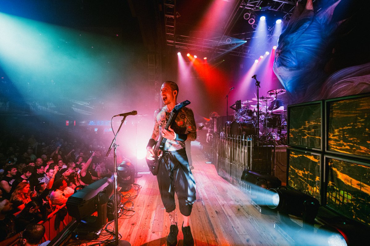 TriviumOfficial's tweet image. RATE PAOLO’S COSTUME!!! 👻 

Couldn’t ask for a better way to start off the tour 🔥

Myrtle Beach - that was INSANE. Thank you!!

📸: Black Card Films

#happyhalloween #trivium #costumecontest