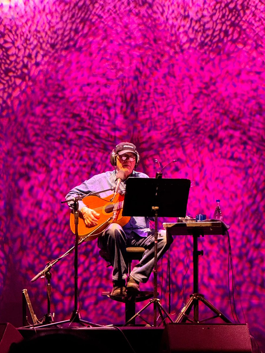 "... Y hay que quemar el cielo, si es preciso, por vivir".

#SilvioRodriguez