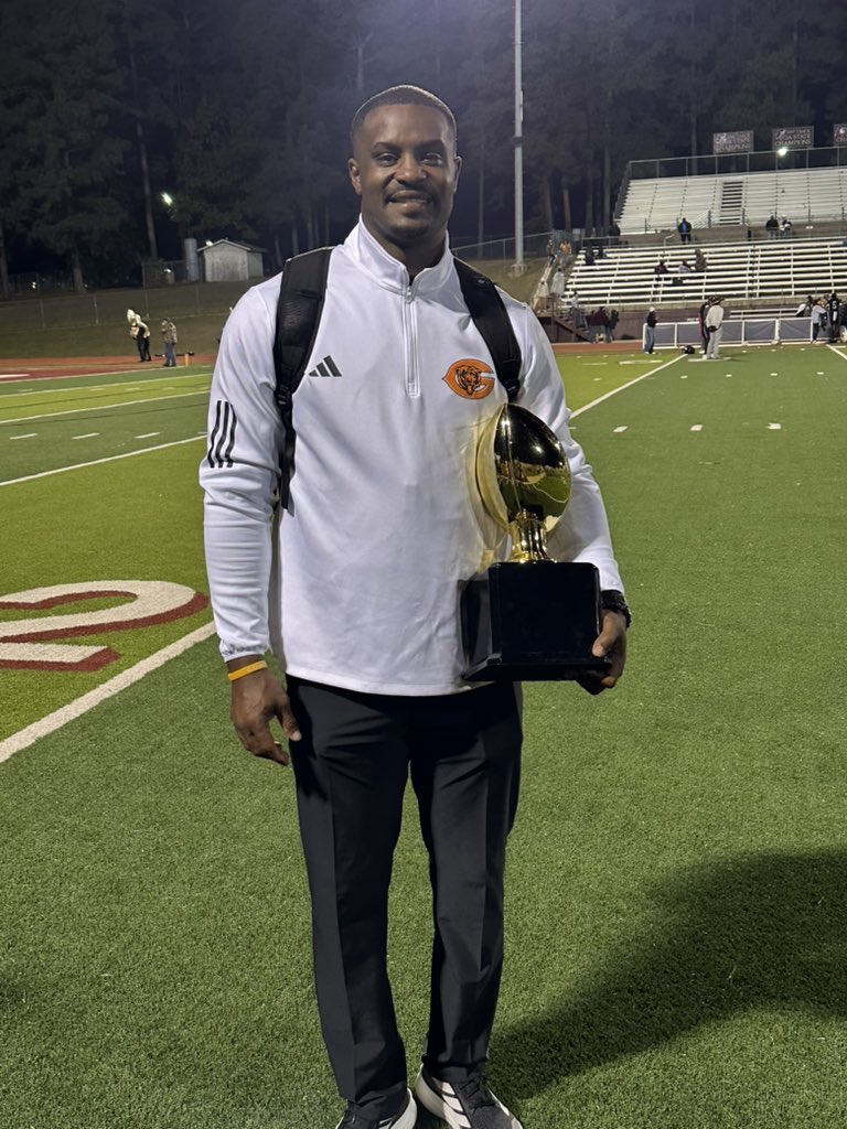 District Champs‼️🏆
#WECAN🐻
#MakeEmBelieve
#GoldBallSeason