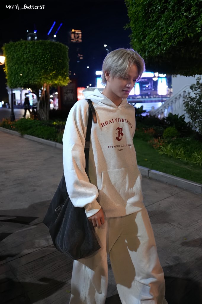 王子浩20251031
深圳到达&amp;彩排下班
<a href="/LEV_Official_/">LE'V</a> 

#LEV #레비 #レビ 
#ワンズハオ #王子浩
#WANGZIHAO #왕즈하오