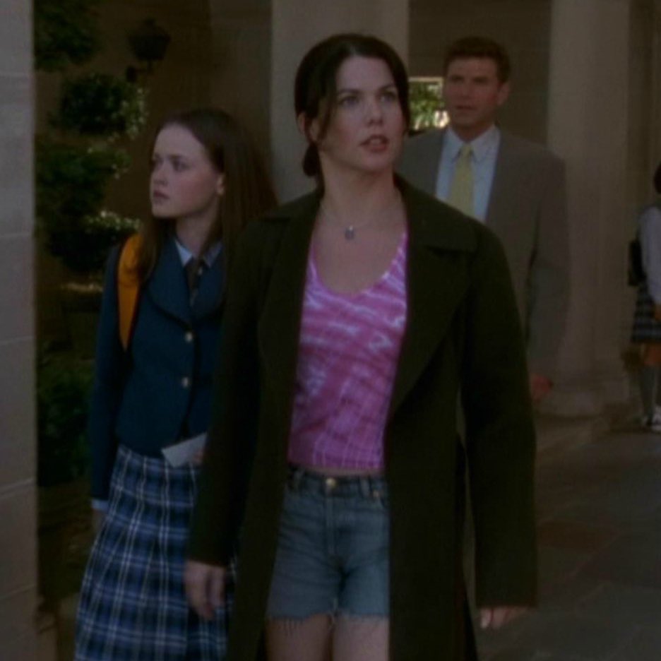 kenirubes's tweet image. coffee coffee coffee ☕️🍂 happy halloween from luke and lorelai !!!