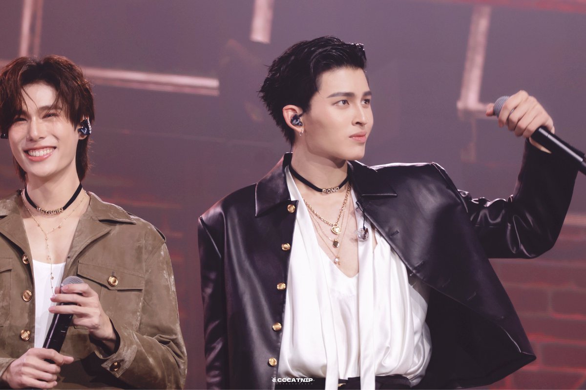 cccatnip_'s tweet image. 🤣
PONDPHUWIN WELCOME ON BOARD
#PondPhuwinFanconD1
#PondPhuwinFancon
#ปอนด์ภูวินทร์ #PondPhuwin 
#ppnaravit #phuwintang