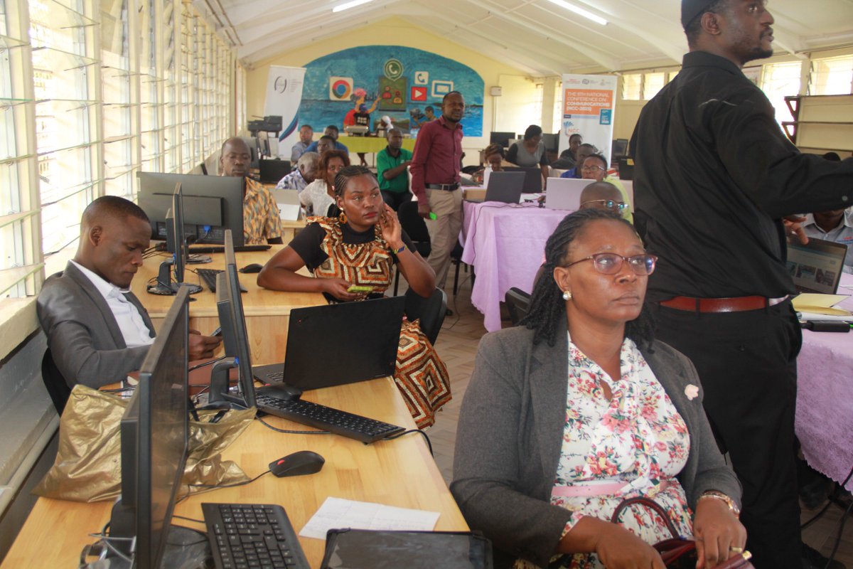 EduTechTrsNet's tweet image. 🎶Transforming Education, #1ClickAtaTime! Great thanks to all educators who made it to Jinja College for Day 1 yesterday! Day 2 loading...
