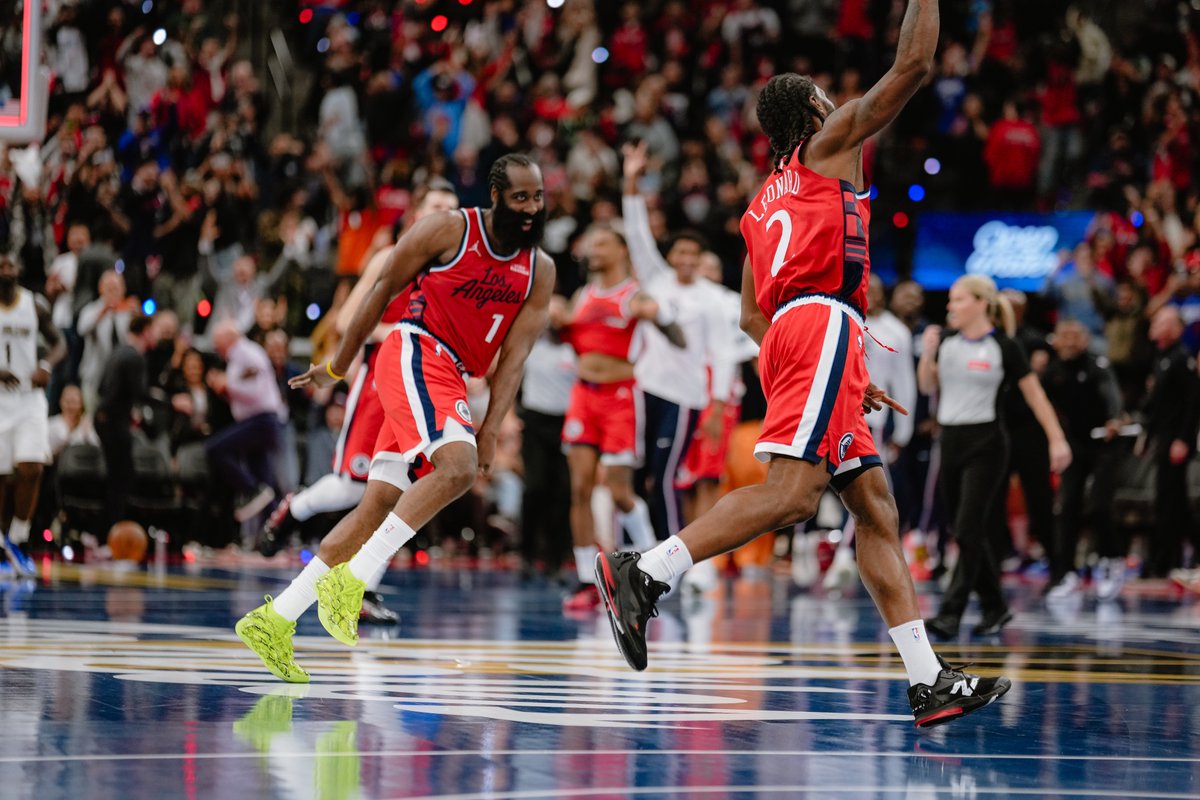LAClippers's tweet photo. James is all of us fr 😭 https://t.co/ahoPa1HMqE