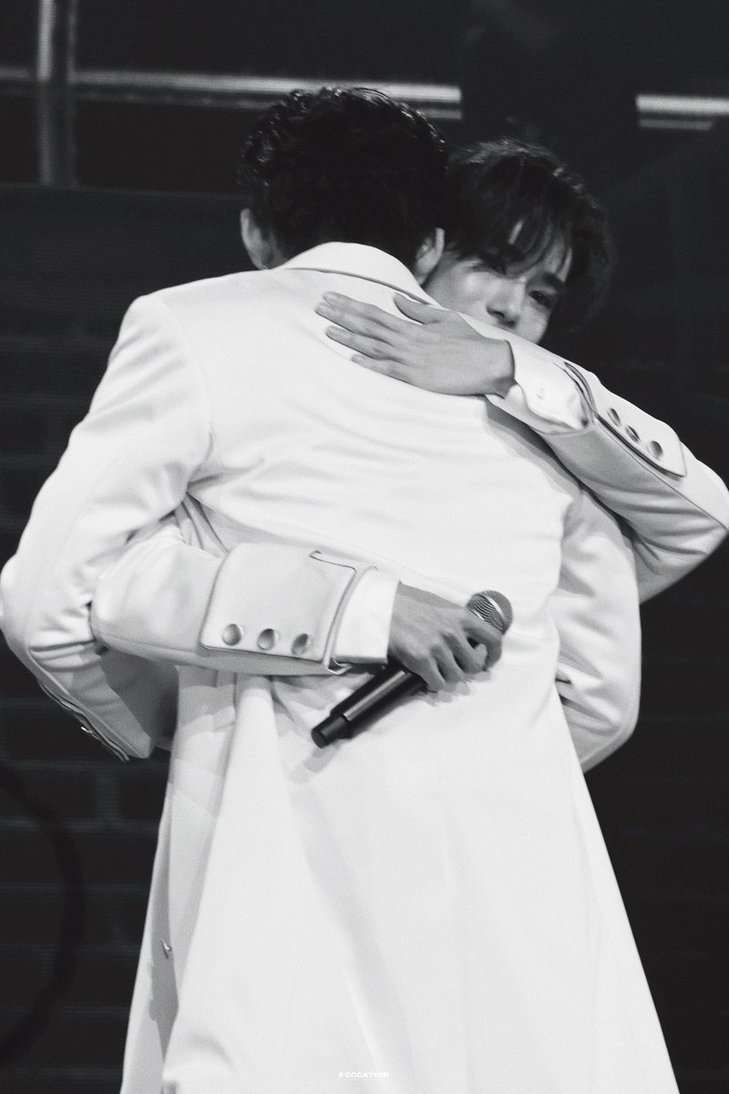 cccatnip_'s tweet image. 🤧🤧
PONDPHUWIN WELCOME ON BOARD
#PondPhuwinFanconD1
#PondPhuwinFancon
#ปอนด์ภูวินทร์ #PondPhuwin 
#ppnaravit #phuwintang