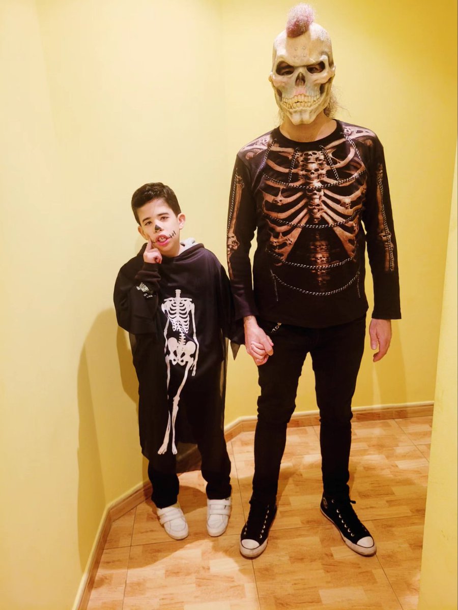 OlayerPeter's tweet image. ¡Feliz Halloween...! 🤘🏻🎃🤟🏻 ミ★𝘗𝘦𝘵𝘦𝘳 𝘖𝘭𝘢𝘺𝘦𝘳★彡 #halloween #halloween2025 #halloweenmakeup