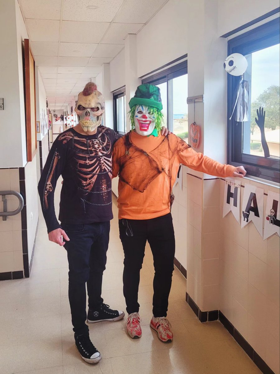 OlayerPeter's tweet image. ¿Quién se atreve a pasar por aquí? 😂🤘🏻🎃🤟🏻 ミ★𝘗𝘦𝘵𝘦𝘳 𝘖𝘭𝘢𝘺𝘦𝘳★彡 #halloween    #halloween2025 #halloweenmakeup