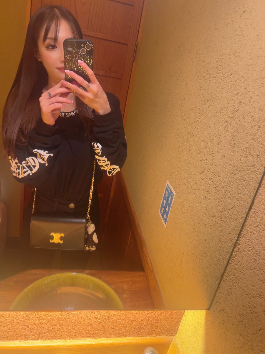 本日もありがとうございました❣️

明日も出勤します❤️

14時40分〜空きがあるので

ご予約お待ちしてます🌟

ミスヘブンの投票もよろしくお願いします🙇‍♀️