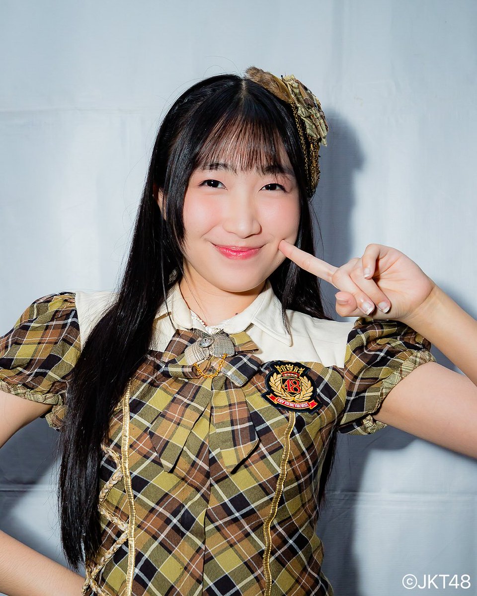 out of context levi tweet media