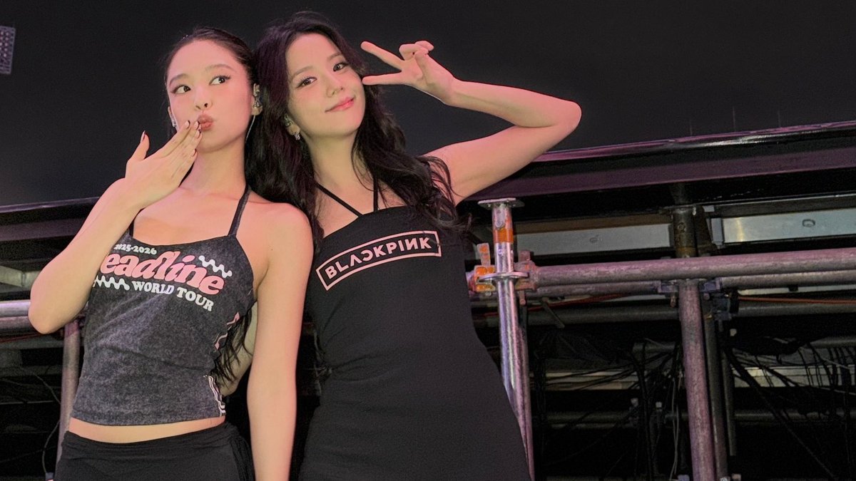 bIackpinkloops's tweet image. jisoo weibo update with blackpink 💍