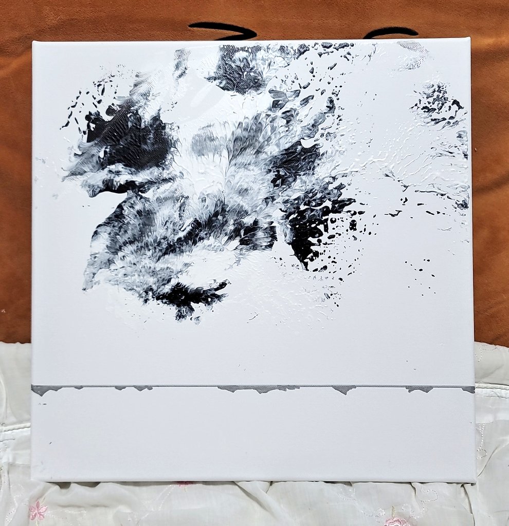 11.1 토요일3번째이벤트!
이트윗을 리트윗ㆍ맘찍하신분들중1분께 택배비ㆍ포장비(2만원)과 커피값팁을 받고 이 그림을 드립니다.
40×40센티(큼)

추첨시간 : 11.1.토요일저녁8시반