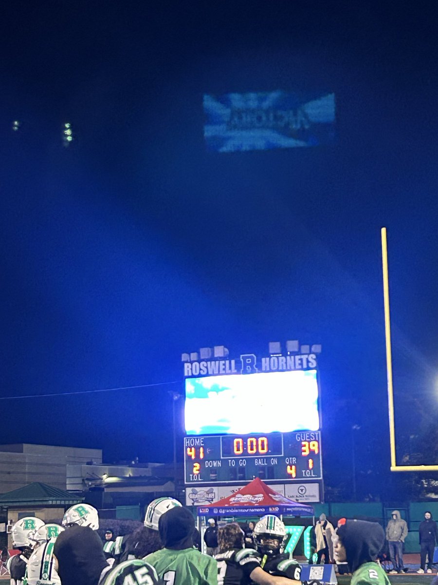 Roswell_FB's tweet image. #Team76 takes down Milton 41-39 to defend #TheNest and become REGION CHAMPS!

#WIN
#RoswellStrong