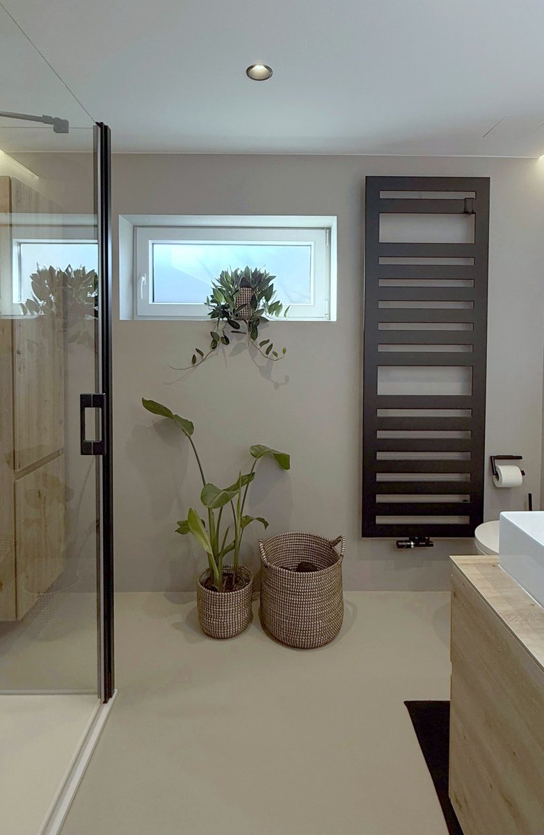 𝗘𝗹𝗲𝗴𝗮𝗻𝘁, 𝗿𝘂𝗵𝗶𝗴 𝘂𝗻𝗱 𝗳𝘂𝗻𝗸𝘁𝗶𝗼𝗻𝗮𝗹: 𝗘𝗶𝗻 𝗗𝘂𝘀𝗰𝗵-𝗕𝗮𝗱 𝘄𝗶𝗲 𝗮𝘂𝘀 𝗲𝗶𝗻𝗲𝗺 𝗚𝘂𝘀𝘀 𝘃𝗼𝗻 𝗕𝗶𝗲𝗻𝗵𝗮𝘂𝘀 𝗠𝗮𝗹𝗲𝗿𝗯𝗲𝘁𝗿𝗶𝗲𝗯 &amp; 𝗪𝗲𝗿𝗯𝗲𝘁𝗲𝗰𝗵𝗻𝗶𝗸.

Mehr dazu sehen und lesen Sie ihr im Beitrag malerische-wohnideen.com/blog/fugenlose…