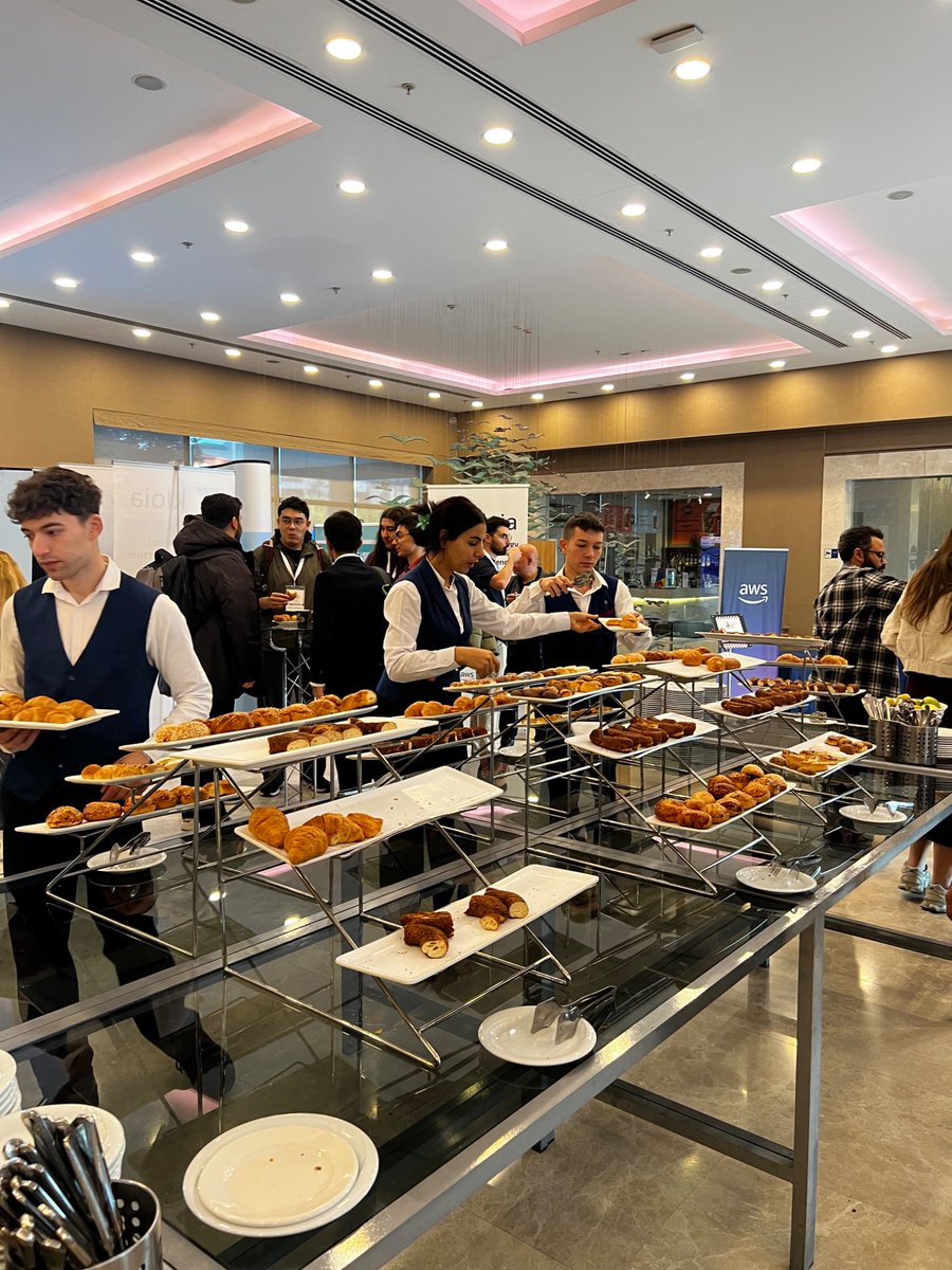 devopsdaysist's tweet image. 🍽️ Time to fuel up!
Grab your coffee, enjoy some breakfast and connect with the community. It’s the perfect start to an inspiring day at DevOpsDays Istanbul 2025! 🚀

#DevOps #DevOpsDays #DevOpsDaysIst25