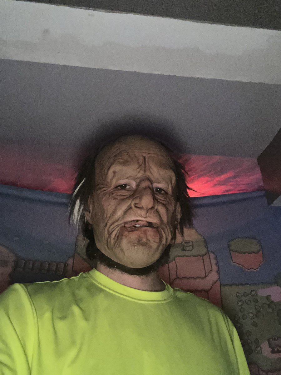 Happy Halloween 🎃 

My costume is every twitch streamer of 10+ years