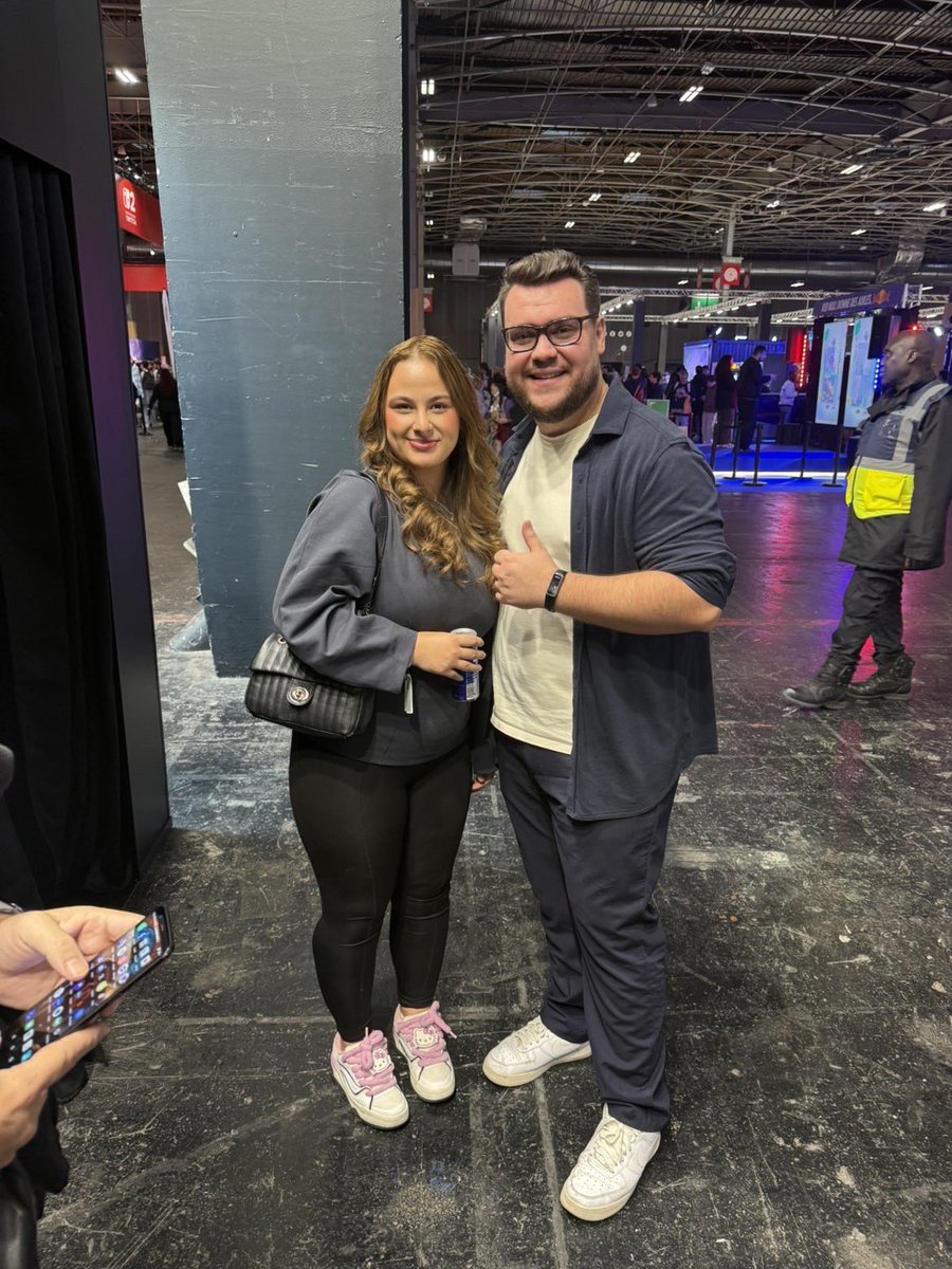 AFitiaaa's tweet image. j’ai pu rencontrer le gooat @OneShooter_ 🫶🏻 à la #PGW2025, et tout ça grâce à l’invitation d’@UbisoftFR 😭💙
un énorme merci pour tout sa c’est une expérience incroyable ! 
#ubipgw