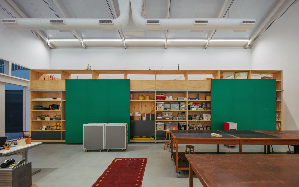 Workshop in Perdizes

Explore the full project on Archidust 👉
🔗archidust.com/project-detail…
_
project : MMBB Arquitetos
📷 : Nelson Kon
📍 #Perdizes #Brazil
Ceiling structure : Companhia de Projetos
Installations : @pqr_group
Lights : Franco Associados