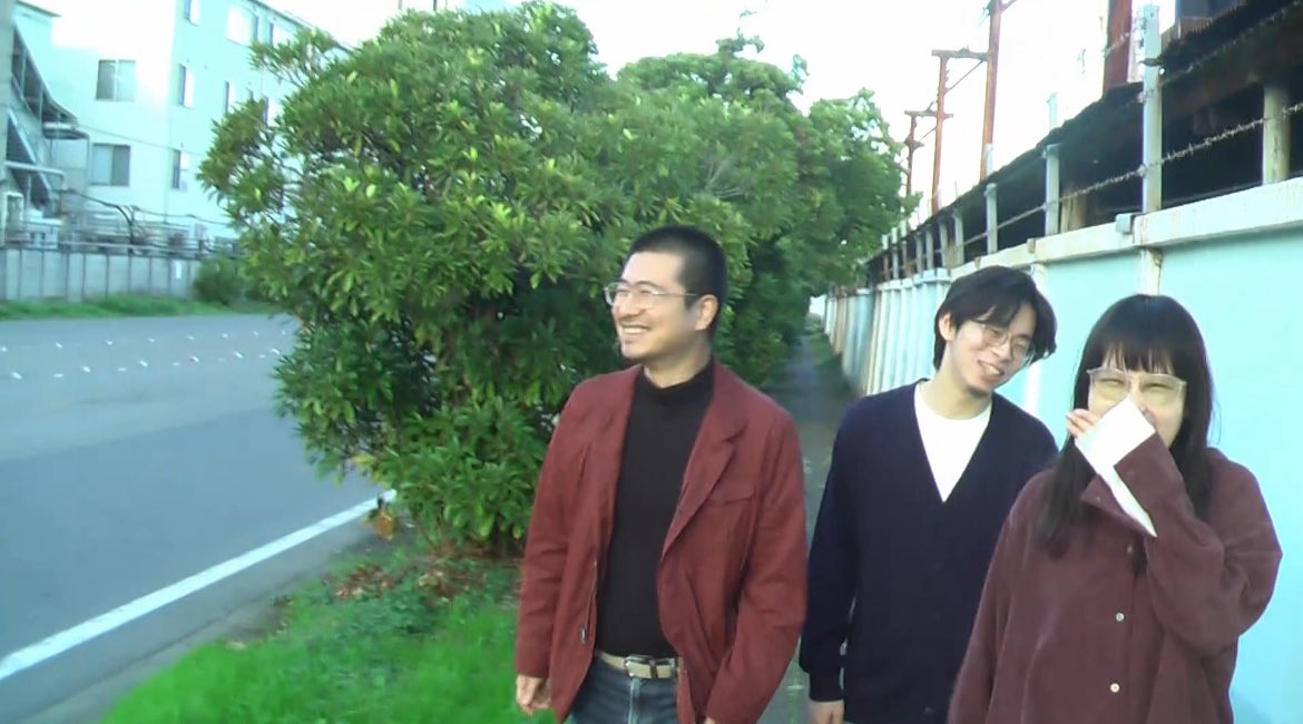 yosimo_'s tweet photo. 今日20:00に、先日出したCity AのMVのおまけ映像が出ます！いっぱい歩いたねって記録です、MVと合わせて見てみてください👀
https://t.co/BqZK92EQRV https://t.co/Y47sn44c1A