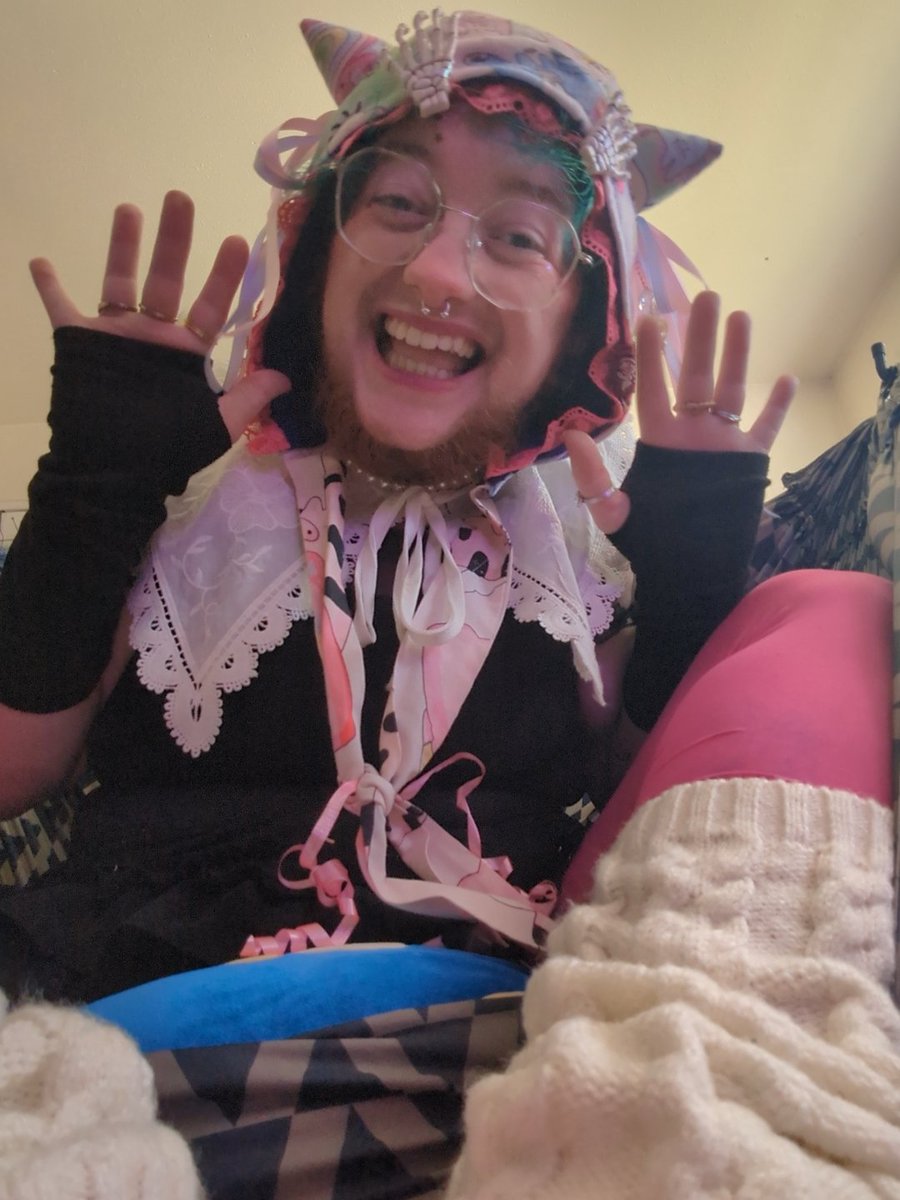 tasteofthekitty's tweet photo. Happy Halloween! https://t.co/vrzSc9x6lO