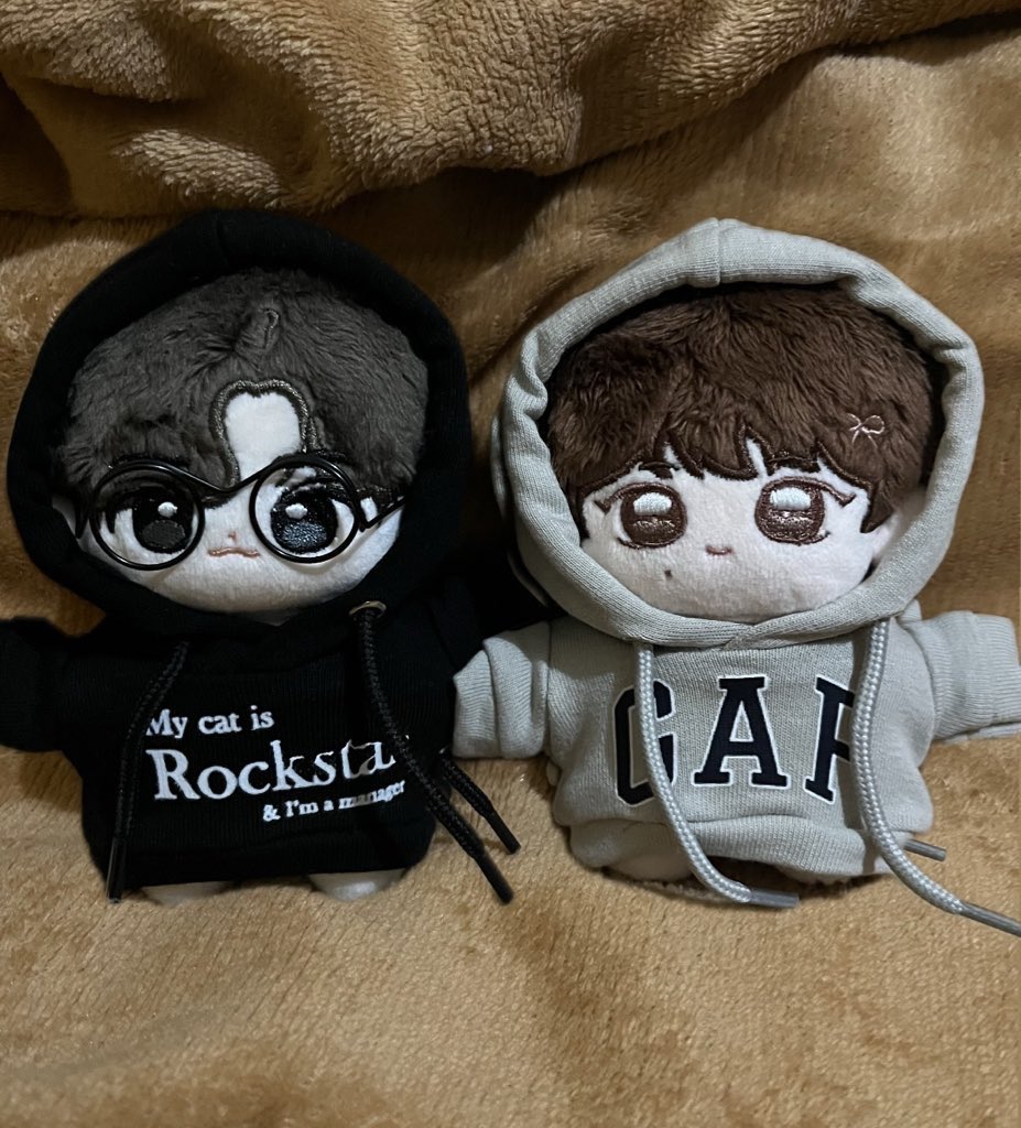 wjayitrust's tweet photo. wts ph enhypen jungwon and jake 10cm dolls (prof sim and xiaoyuan)

🌟 ₱1400 clothes included
🌟 onhand 
🌟 clean
🪽 gcash/lalamove/jnt

tags. enhypen jake jungwon 10cm doll xiaoyuan prof sim https://t.co/RGYWiYXGxX