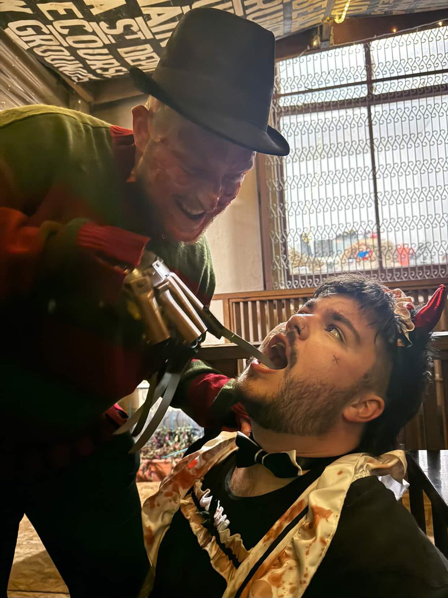 Freddy Krueger loves gay halloween 

Feat <a href="/linxlsxn/">Liam ☾</a>