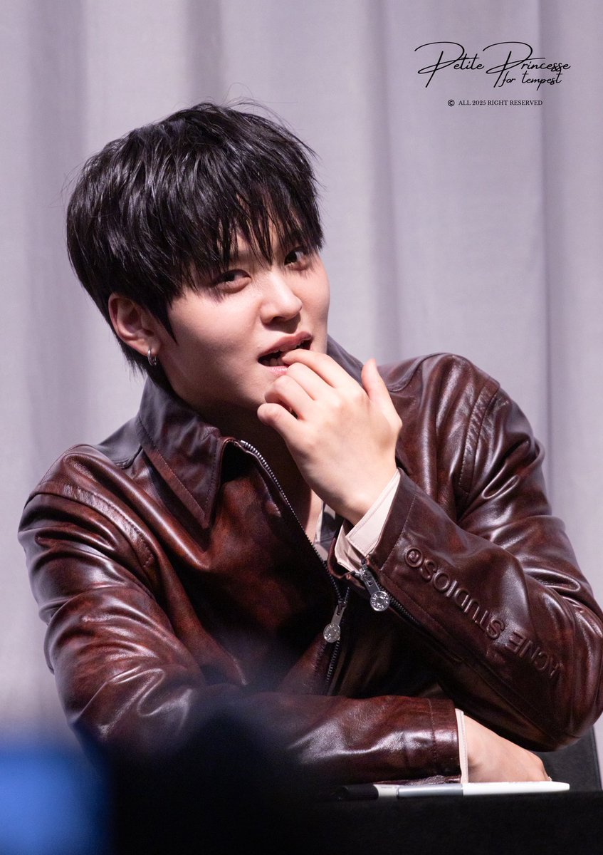 ☆𝒫ℯ𝓉𝒾𝓉ℯ 𝓅𝓇𝒾𝓃𝒸ℯ𝓈𝓈ℯ☆ tweet media