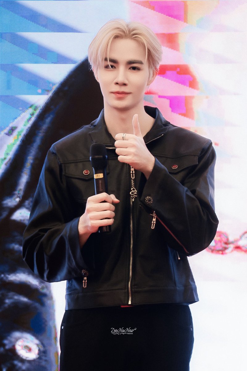 251101 miss u so much

#ZeeNuNew
#ZeePruk
#ZeeFansigninShanghai