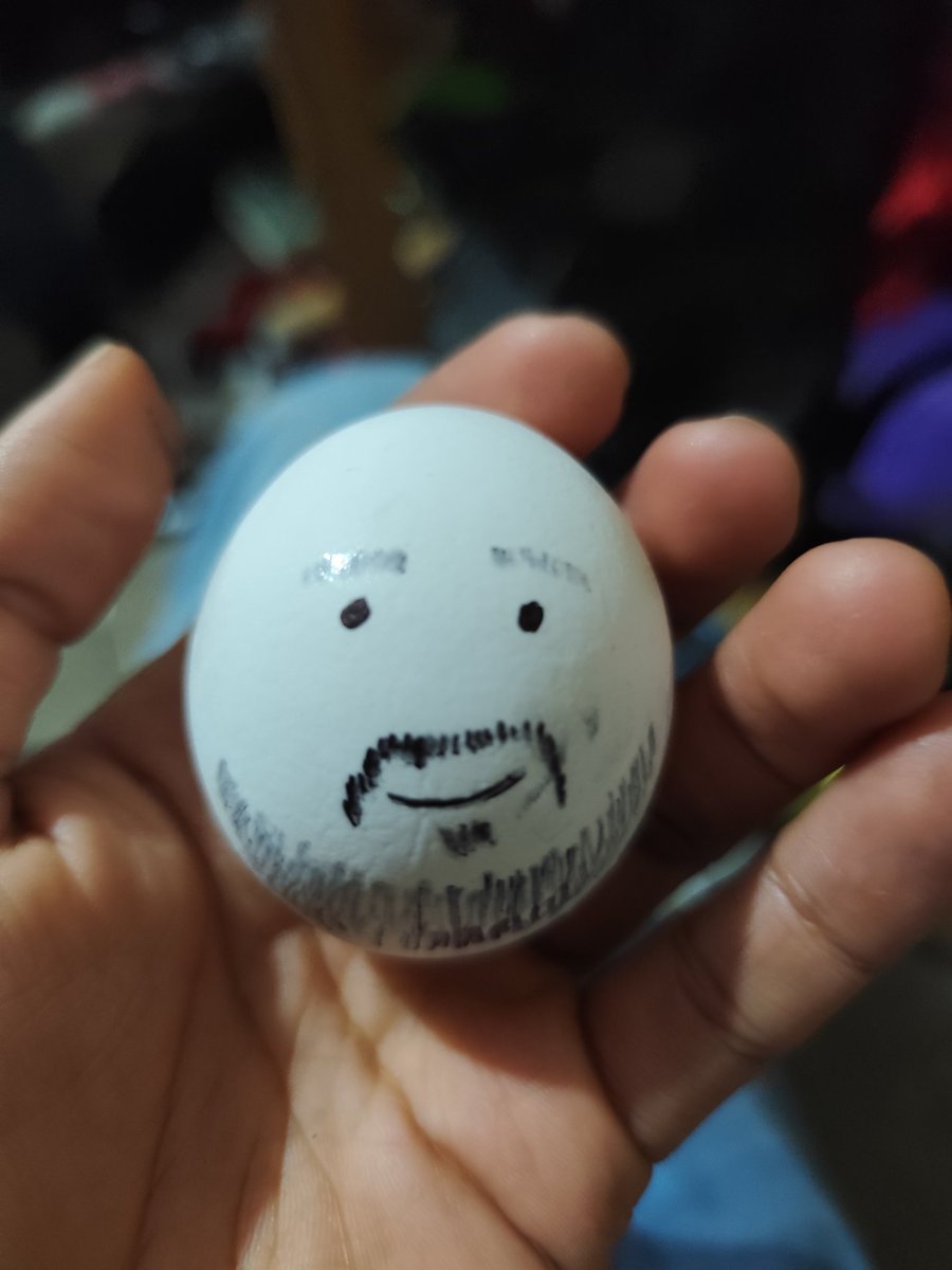 HazukiJoseph's tweet photo. Ostras, que iba feliz de la vida a preparar un par de huevos para el desayuno y me he encontrado con un ídolo.
Venga @manutegaming , gestión de proteínas.

Vaya susto de temporada https://t.co/63em2wDHWv
