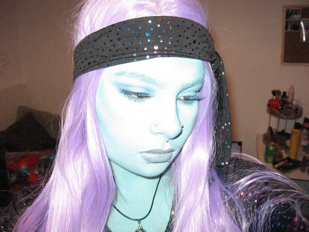 Ebs824's tweet image. happy halloween👽👽